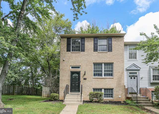 Property at 110 Ridgecrest Ct, Stafford, VA 22554, 2 beds, 2.5 baths