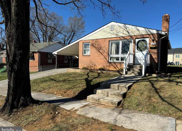Property at 1309 Commerce St, Winchester, VA 22601, 3 beds, 1.5 baths