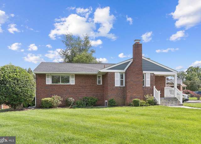 Property at 1105 Brooke Dr, Rockville, MD 20851, 6 beds, 2 baths