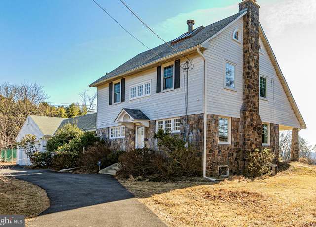 Property at 108 Grand View Ave, Hopewell, NJ 08525, 3 beds, 2 baths