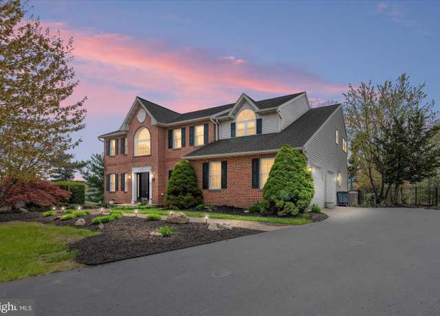 Property at 7 Laura Ct, Reading, PA 19608, 4 beds, 2.5 baths