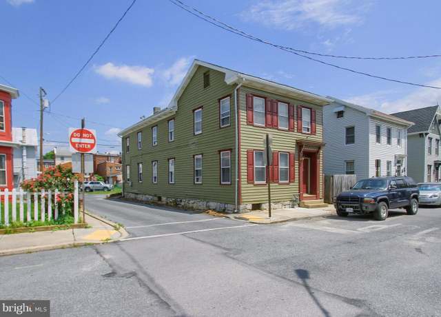 Property at 24 W Locust St, Mechanicsburg, PA 17055, 3 beds, 2 baths