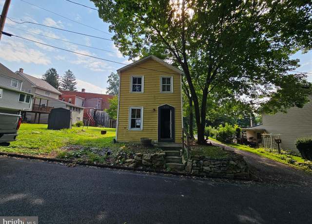 Property at 312 Plane St, Lykens, PA 17048, 1 bed, 1 bath