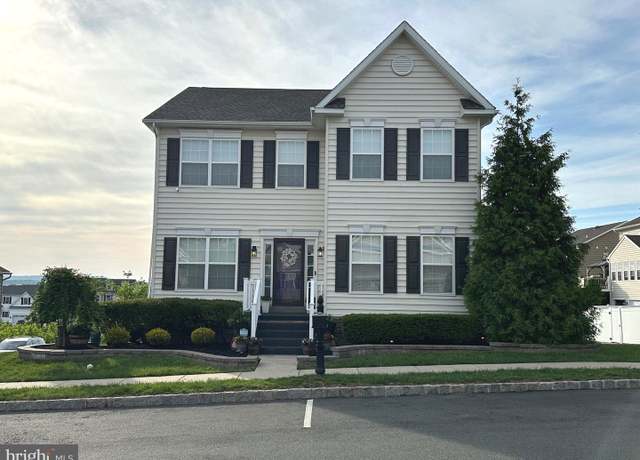 Property at 2138 Larkspur Ct, Pennsburg, PA 18073, 4 beds, 2.5 baths