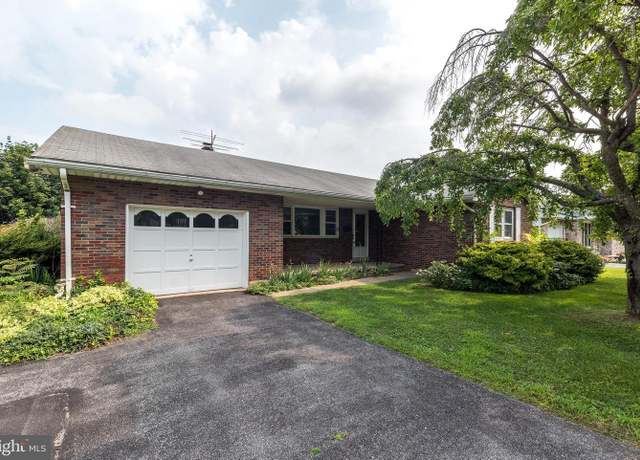 Property at 319 Spruce St, Hellertown, PA 18055, 3 beds, 1.5 baths