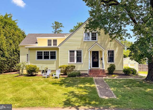 Property at 4615 1st St S, Arlington, VA 22204, 4 beds, 2 baths