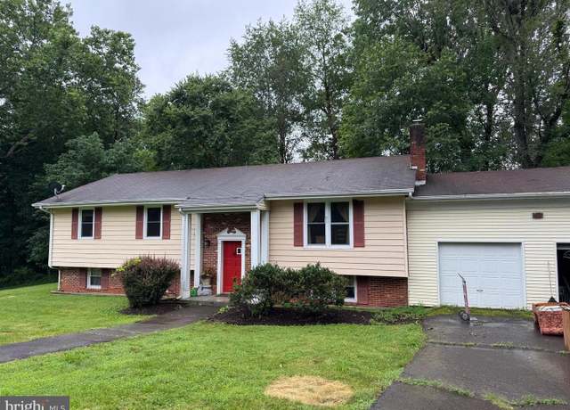 Property at 10102 Foxville Rd, Warrenton, VA 20186, 5 beds, 2.5 baths