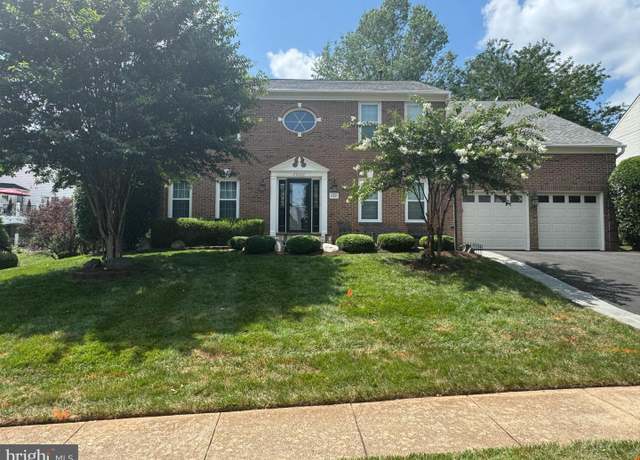 Property at 20607 Woodmere Ct, Sterling, VA 20165, 3 beds, 4.5 baths