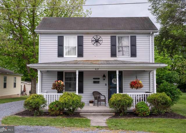 Property at 627 Ash St, Strasburg, VA 22657, 3 beds, 1.5 baths