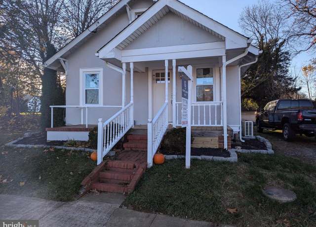 Property at 210 S Seminary St, Charles Town, WV 25414, 2 beds, 1 bath