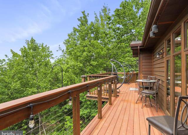 Property at 316 Ashbaugh Dr, Harpers Ferry, WV 25425, 3 beds, 2.5 baths