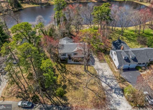 Property at 18 Friar Tuck Dr, Medford, NJ 08055, 4 beds, 3 baths