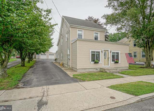 Property at 172 Kings Hwy, Mount Royal, NJ 08061, 3 beds, 1.5 baths