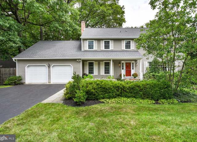 Property at 22 Monterey Dr, Princeton Junction, NJ 08550, 6 beds, 2.5 baths