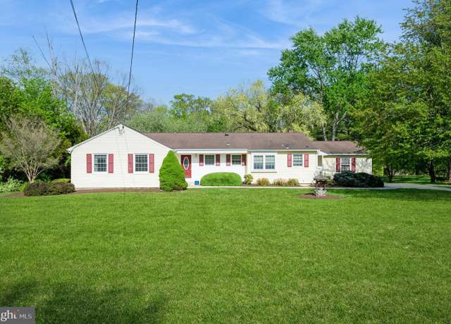 Property at 19 Whippoorwill Way, Belle Mead, NJ 08502, 4 beds, 3 baths