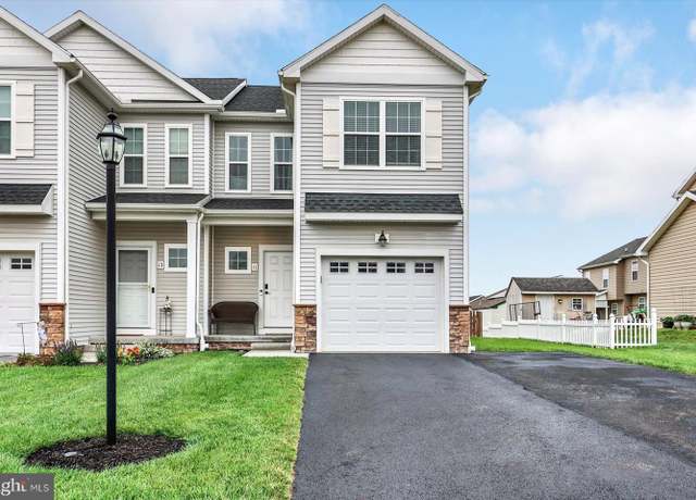 Property at 11 Solar Ct, Hanover, PA 17331, 3 beds, 2.5 baths