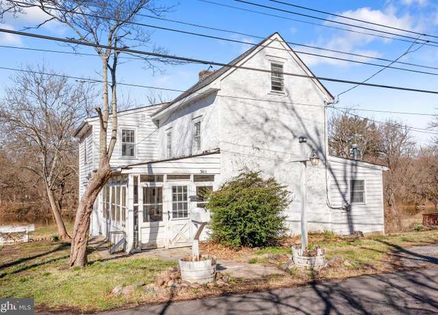 Property at 3611 Lower Rd, Levittown, PA 19056, 3 beds, 1 bath
