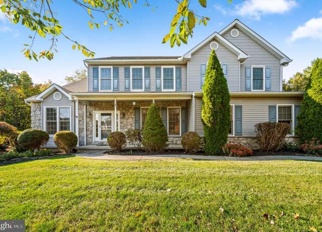 Property at 657 Heritage Dr, West Chester, PA 19382, 4 beds, 3.5 baths