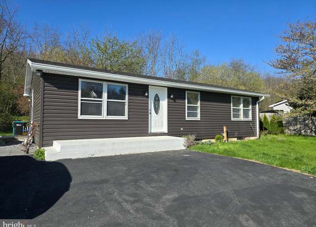 Property at 8694 Sheffield Manor Blvd, Waynesboro, PA 17268, 3 beds, 1 bath