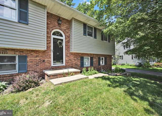 Property at 30 Chestnut Run, Elizabethtown, PA 17022, 4 beds, 1.5 baths