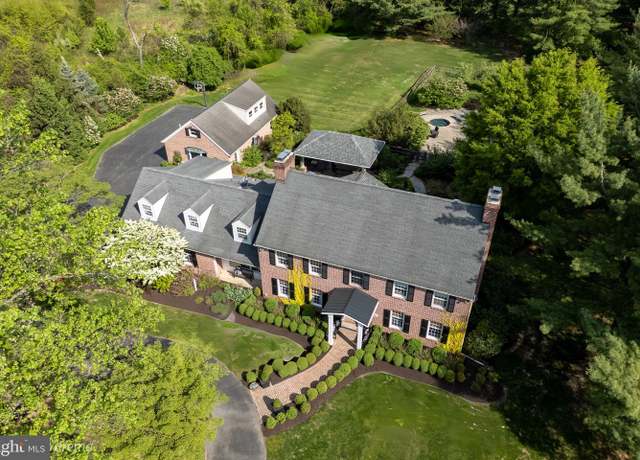 Property at 1840 Apple Tree Ln, Bethlehem, PA 18015, 4 beds, 4.5 baths