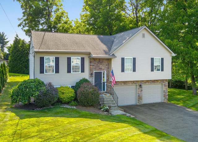 Property at 700 Oakwood St, Easton, PA 18045, 4 beds, 2.5 baths