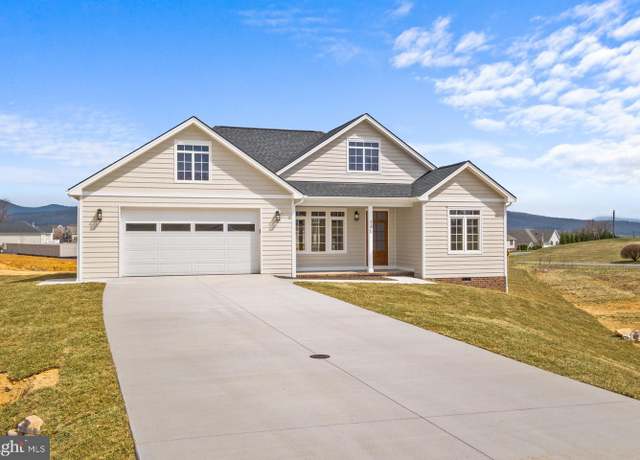 Property at 135 Radnor Ct, Rockingham, VA 22801, 3 beds, 2 baths
