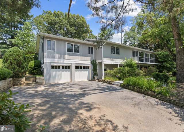 Property at 9821 Betteker Ln, Potomac, MD 20854, 5 beds, 3 baths