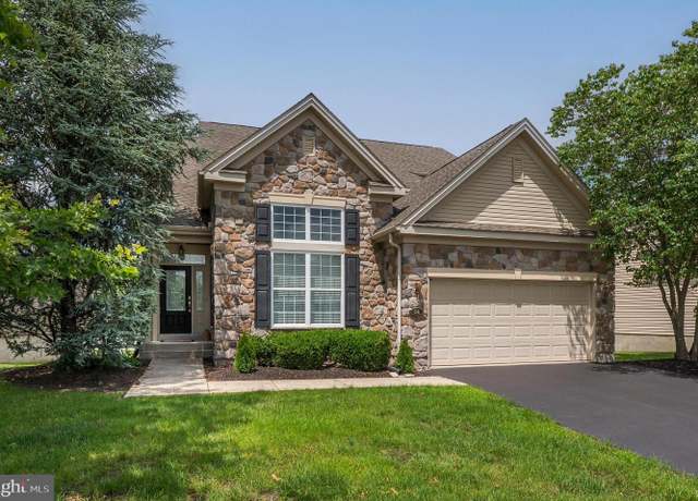 Property at 14 Alcott Way, Marlton, NJ 08053, 2 beds, 2.5 baths