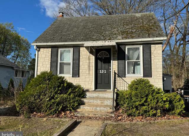 Property at 131 W Clearview Ave, Pine Hill, NJ 08021, 2 beds, 1 bath