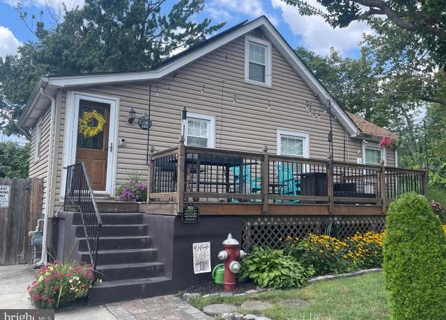 Property at 902 W Kings Hwy, Mount Ephraim, NJ 08059, 4 beds, 1.5 baths
