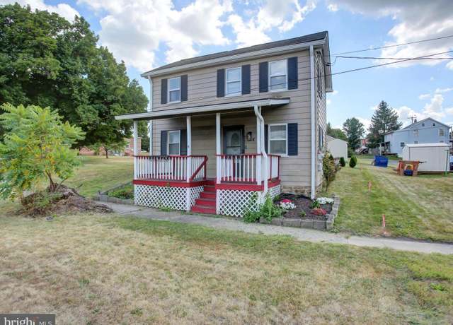 Property at 4 E Hanover St, Gettysburg, PA 17325, 4 beds, 2 baths