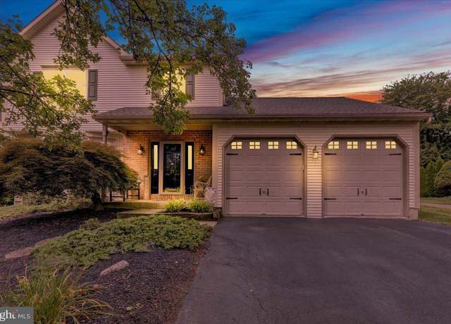 Property at 71 Sabrina St, Wernersville, PA 19565, 3 beds, 2.5 baths