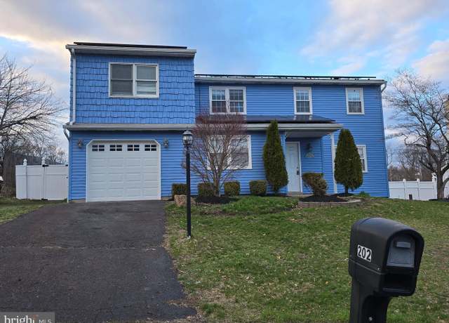 Property at 202 Parkridge Dr, Perkasie, PA 18944, 4 beds, 2.5 baths