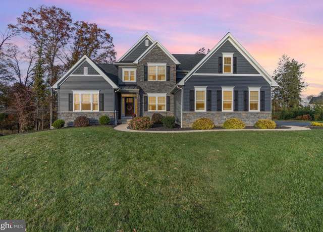 Property at 11 Highland Terrace Ct, Boiling Springs, PA 17007, 5 beds, 3.5 baths