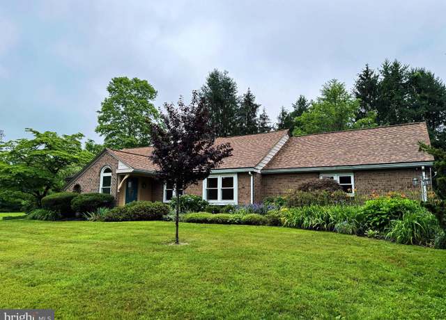 Property at 1392 Kutz Dr, Pottstown, PA 19465, 2 beds, 2.5 baths