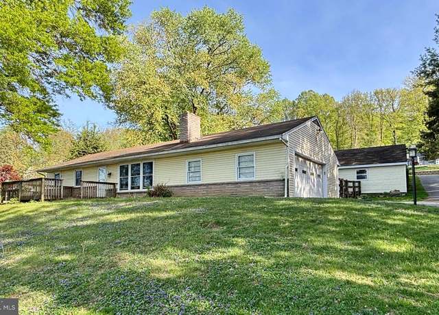 Property at 5229 Old Strasburg Rd, Kinzers, PA 17535, 3 beds, 1.5 baths