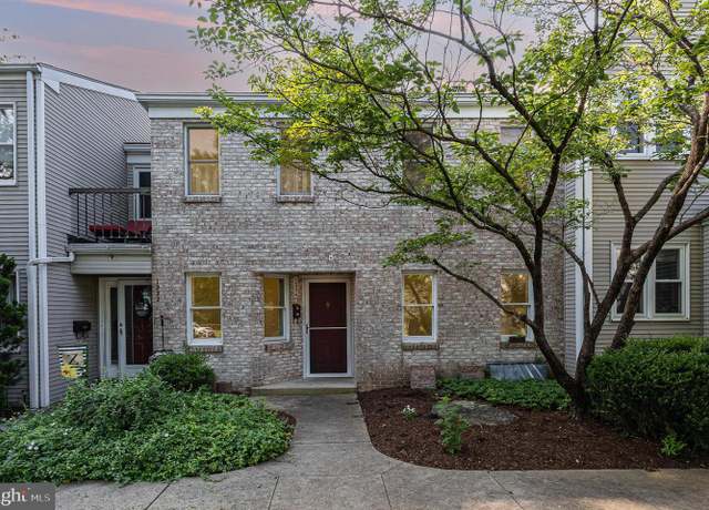 Property at 1334 Woodland St, Lebanon, PA 17042, 2 beds, 1.5 baths