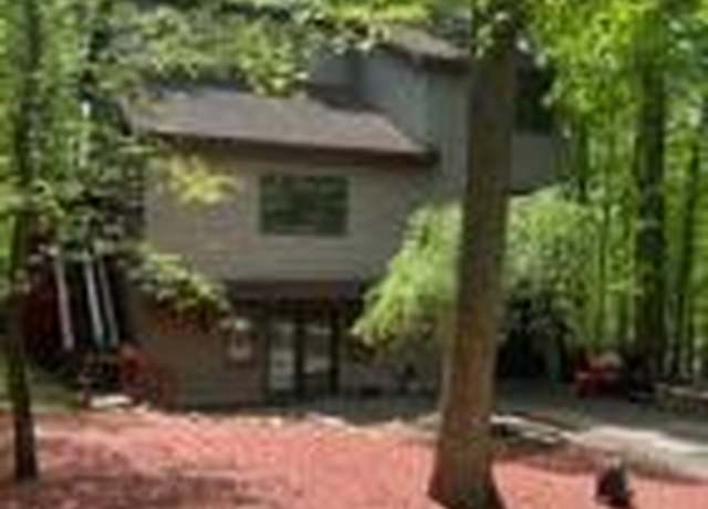 Property at 208 Owego Dr, Hazleton, PA 18202, 5 beds, 3 baths