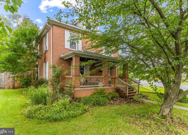 Property at 102 N Georgia Ave, Martinsburg, WV 25401, 3 beds, 1 bath