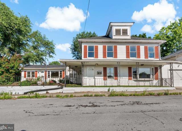 Property at 304 Auburn St, Martinsburg, WV 25401, 4 beds, 2 baths