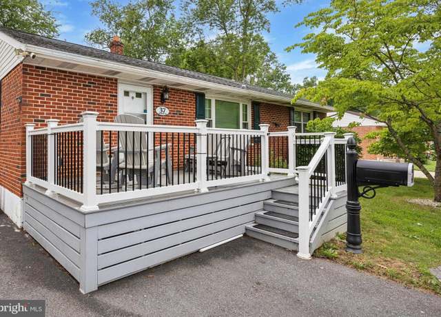 Property at 37 Millbrook Rd, Newark, DE 19713, 5 beds, 3.5 baths