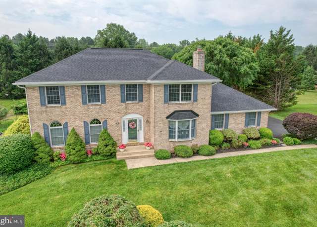 Property at 140 Honora Dr, Bear, DE 19701, 4 beds, 2.5 baths