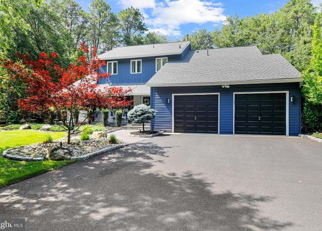 Property at 1 Knotty Oak Dr, Medford, NJ 08055, 4 beds, 2.5 baths