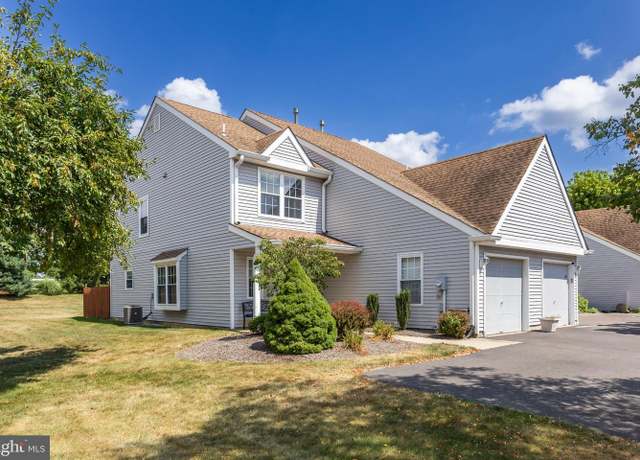 Property at 324 Birch Hollow Dr, Bordentown, NJ 08505, 2 beds, 1.5 baths