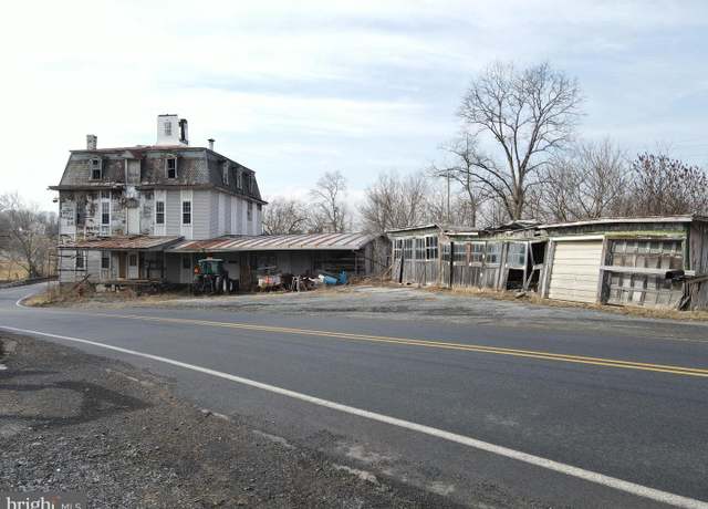 Property at 793 Frystown Rd, Myerstown, PA 17067, 0.5 baths