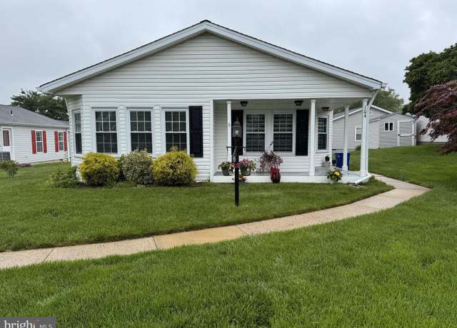 Property at 104 Goldenrod Xing E, New Hope, PA 18938, 2 beds, 2 baths