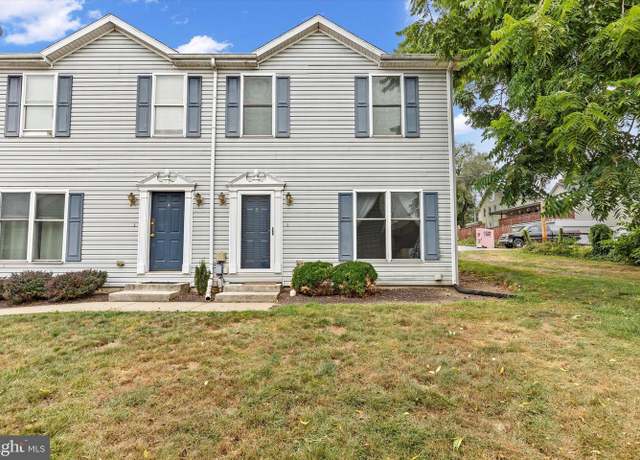 Property at 1102 Market St #5, New Cumberland, PA 17070, 2 beds, 1.5 baths