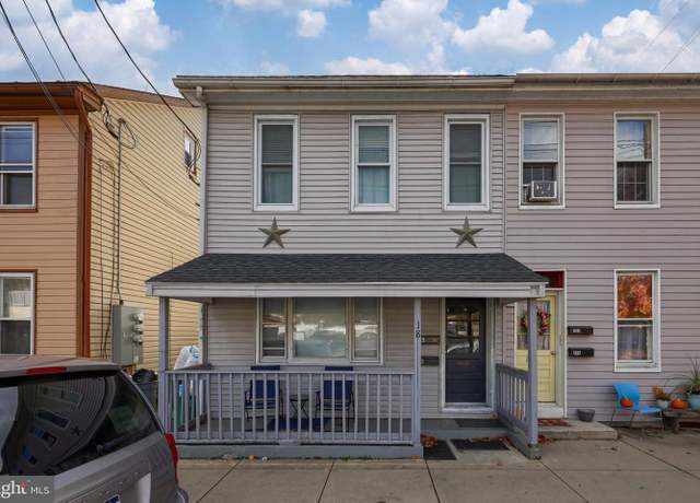 Property at 18 N 5th St, Columbia, PA 17512, 4 beds, 3 baths