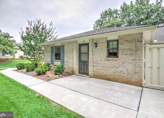 Property at 397 Valleybrook Dr, Lancaster, PA 17601, 3 beds, 2 baths